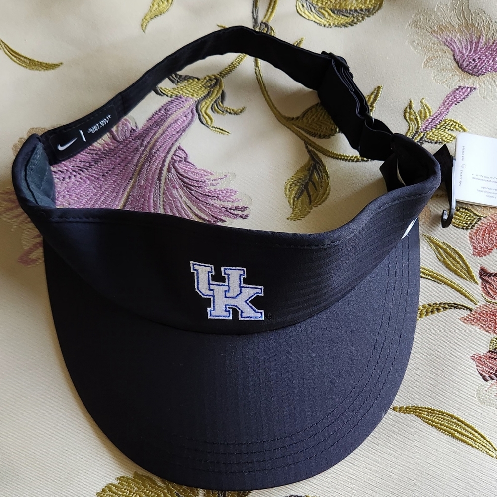 NWT, NIKE, UNIVERSITY OF KENTUCKY, GOLF VISOR